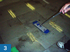 印刷会社の Ｐタイル床の剥離洗浄・ＷＡＸ仕上げ作業3