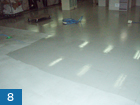 印刷会社の Ｐタイル床の剥離洗浄・ＷＡＸ仕上げ作業8